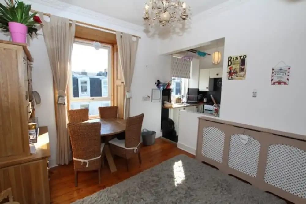 3 Bedroom Flat Near Leith - photo 4