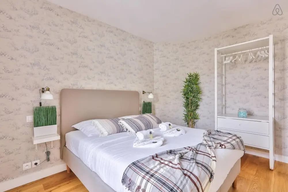 Family Apartment in Buttes Chaumont - photo 9