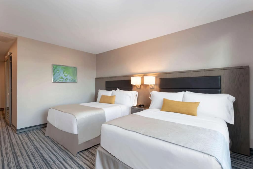 Wyndham Garden Laguardia South - photo 2