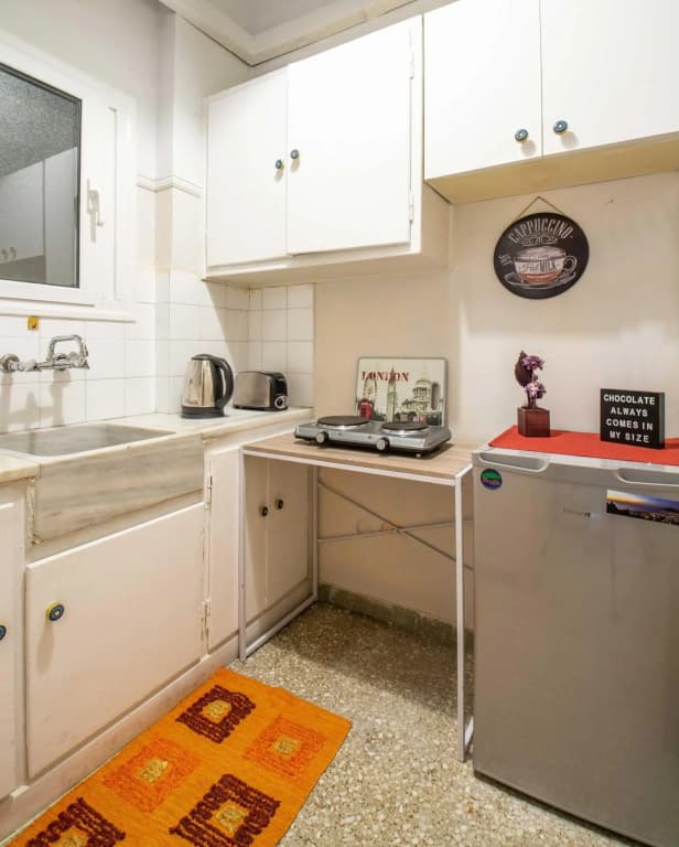 Alexandras Metro Studio - photo 16