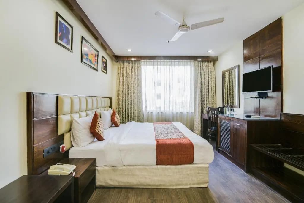 Hotel Blue Stone - Nehru Place - photo 32