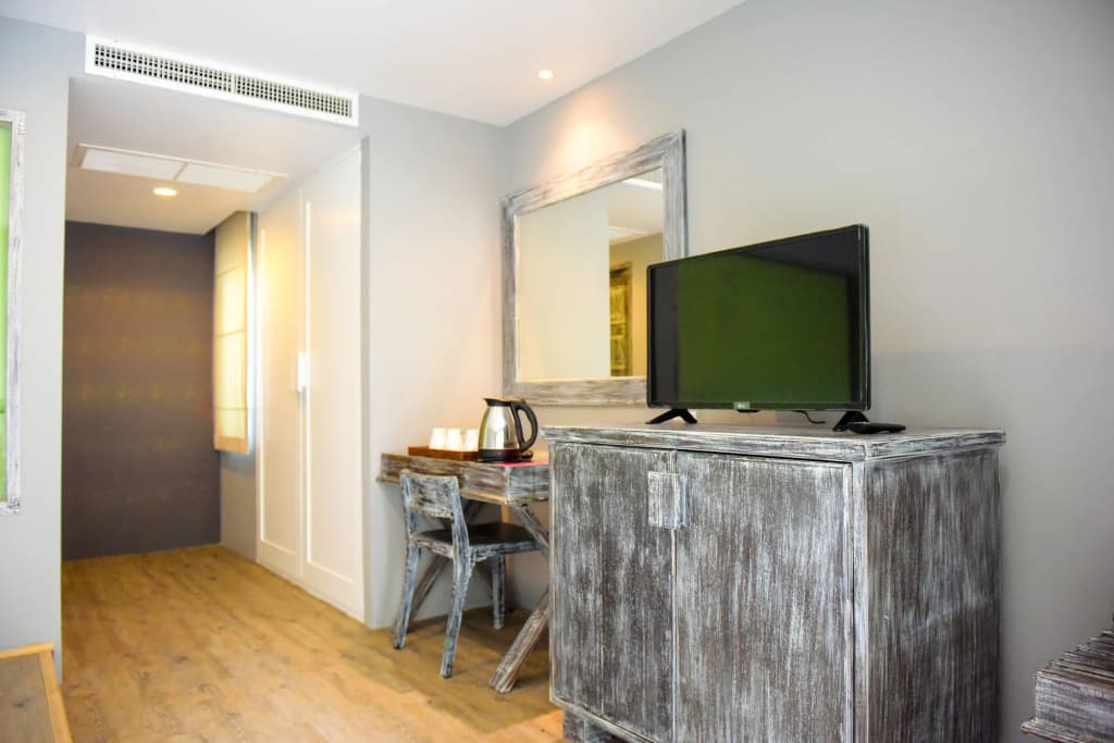 City Dance Hotel - photo 4