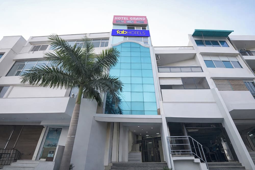 Fabhotel Grand - photo 1