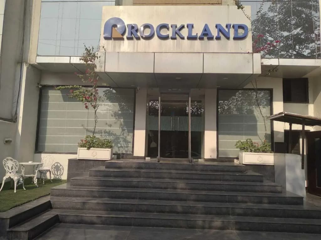Rockland Hotel Panchsheel Enclave - photo 14