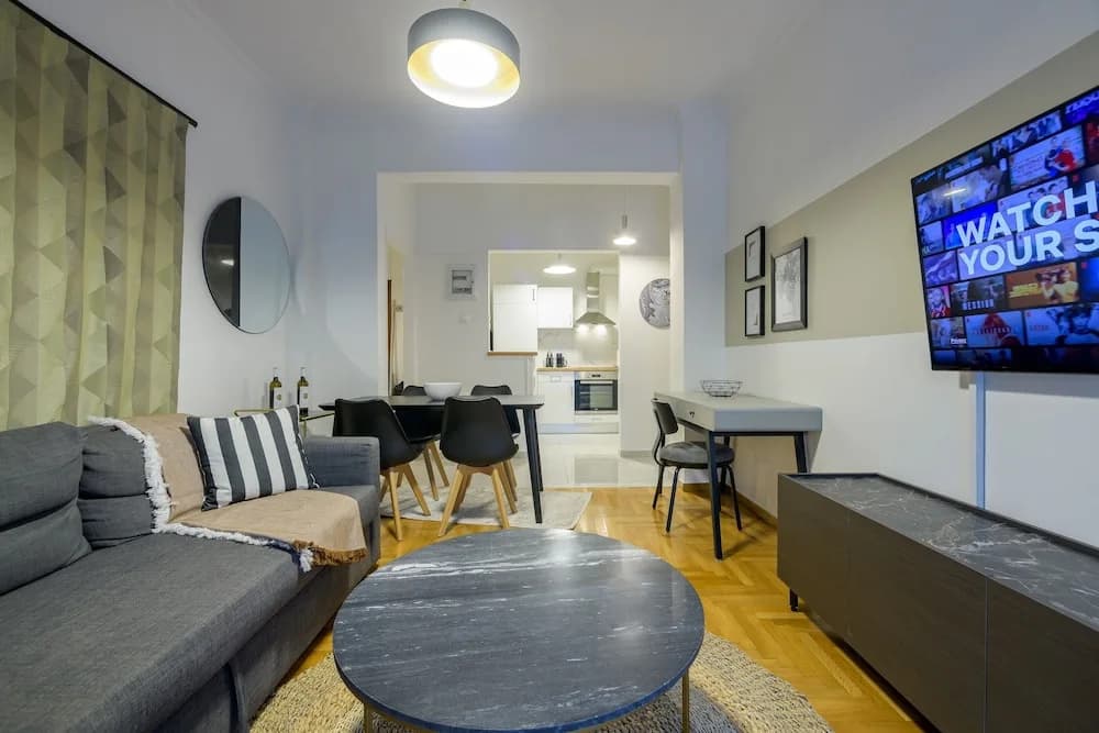 Fully Renovated Flat in Prime Location - photo 11