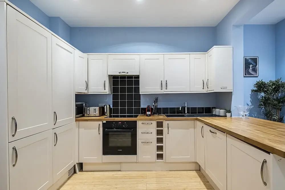 Penryn Apartment - photo 16