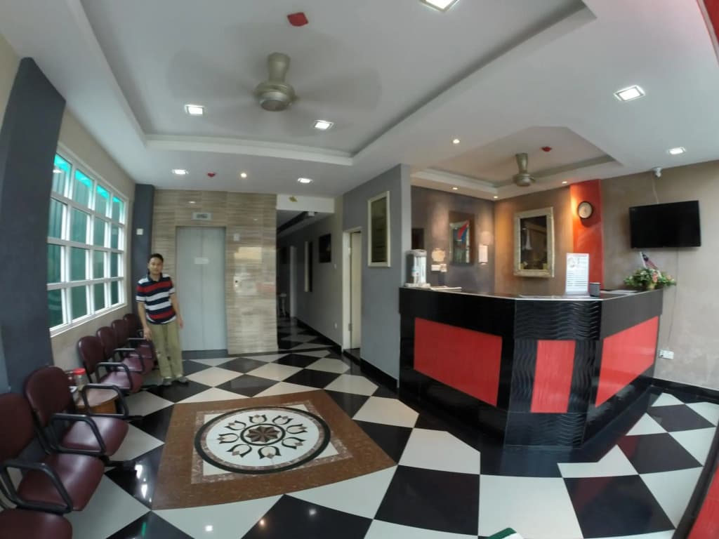 Adamson Park Hotel - photo 2