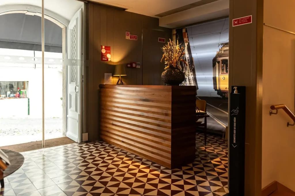 Lisboa Carmo Hotel - photo 16
