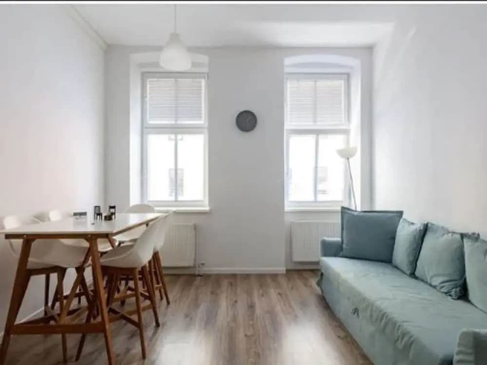 Modern Apartment in Vienna With Library - photo 5