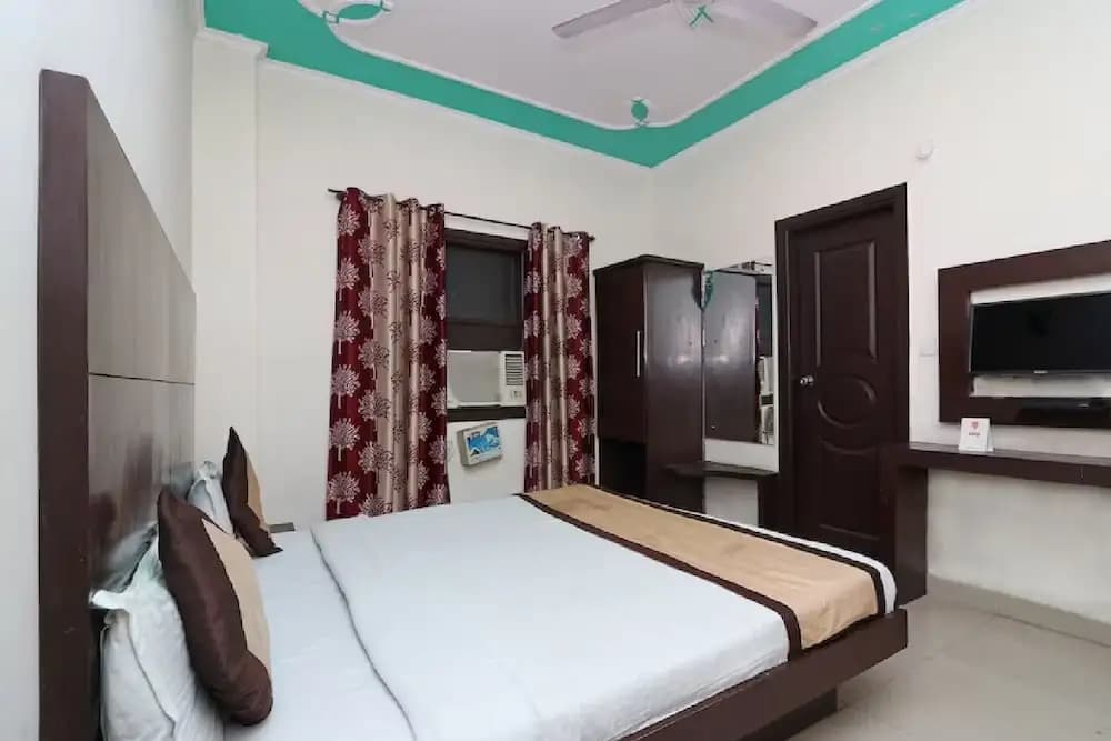 Hotel Aura Deluxe - photo 4