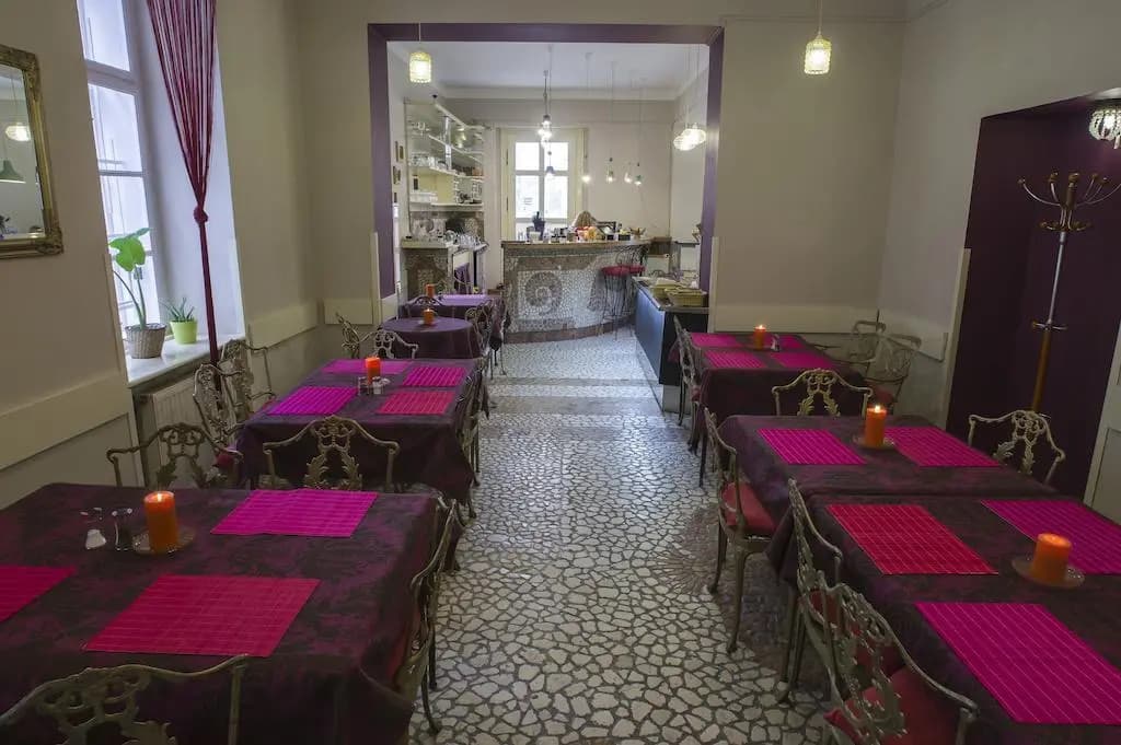 Santico Art Hotel and Hostel - photo 11