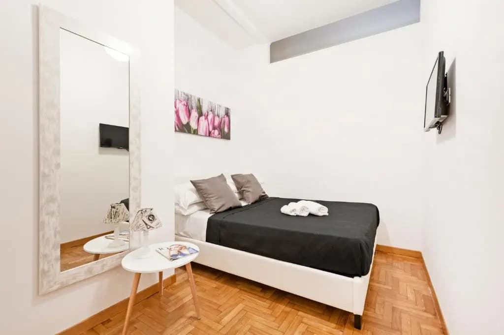 White Flat Labicana - photo 3