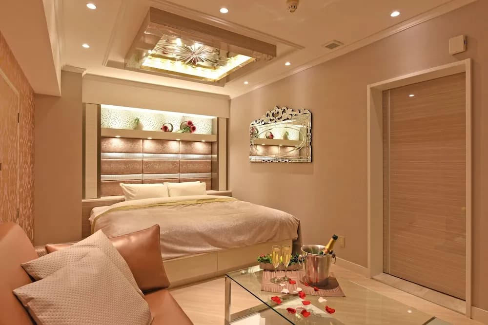 Hotel Savoy - photo 10