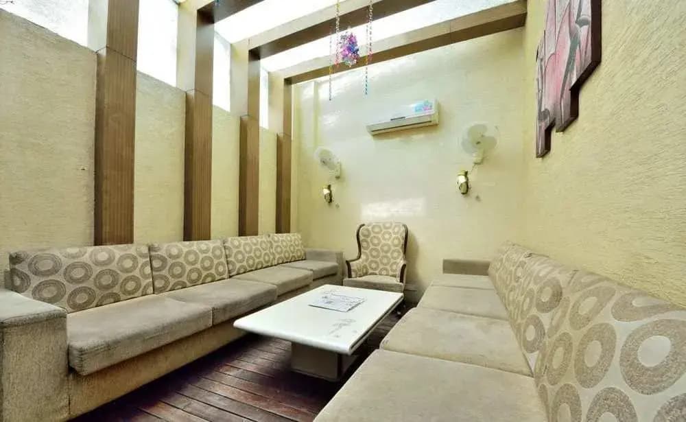 Hotel Taksh Inn - photo 14