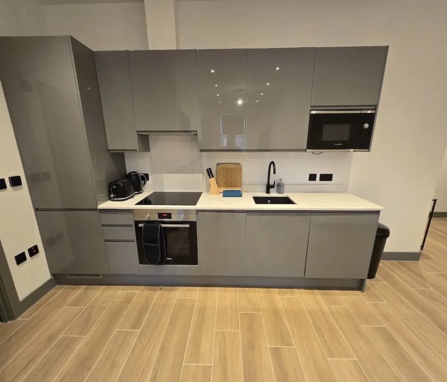 Finchley Stylish 1-Bed | Great Location - photo 13