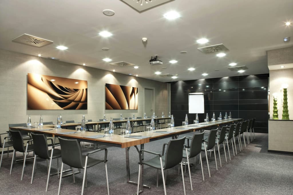 AC Hotel Victoria Suites by Marriott - photo 18