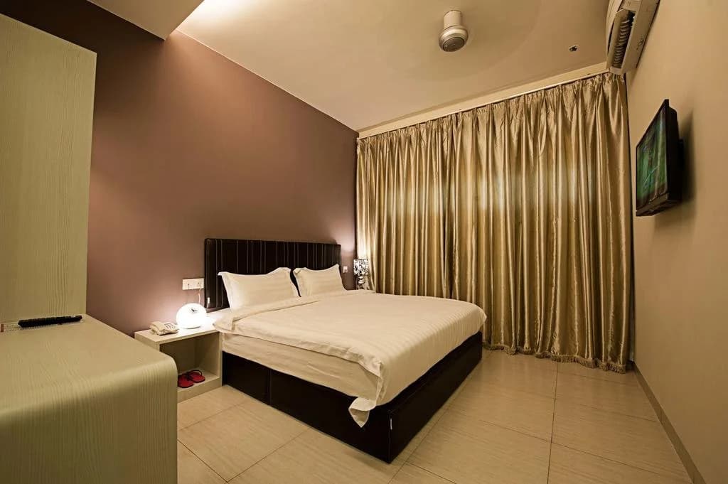 Seven Boutique Hotel - photo 4