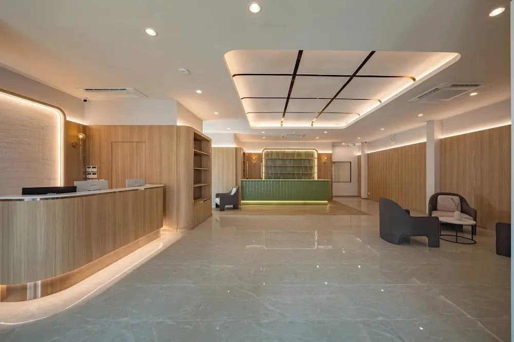 Adelphi Itsaraphap - photo 2