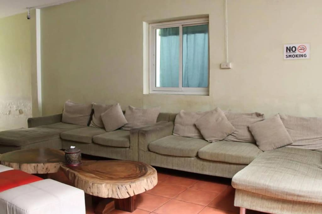 OYO 1054 Phuket Backpacker Hostel - photo 4