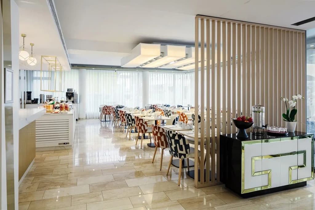 Hotel Eurostars Embassy - photo 20