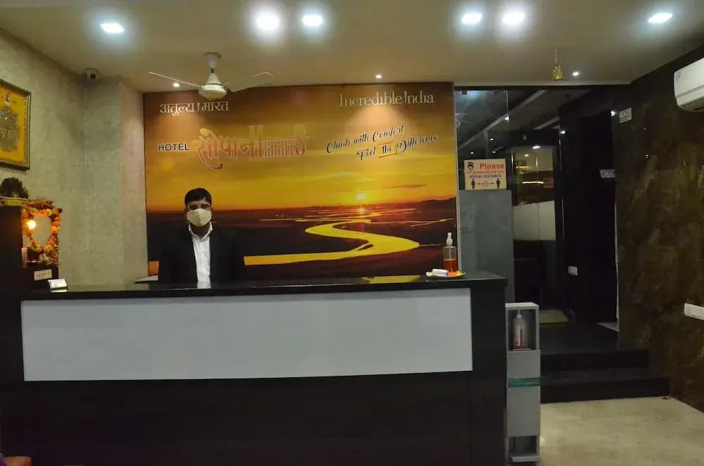 Hotel Sopan Heights - photo 14