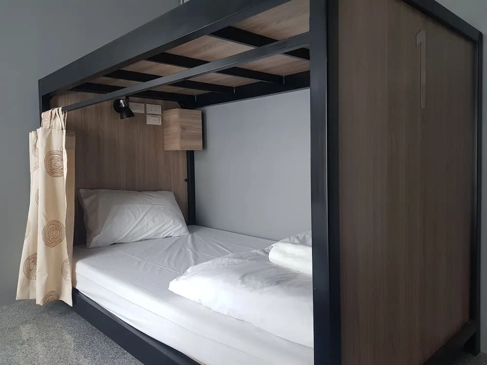 Sleep To Fly Hotel & Hostel - photo 3