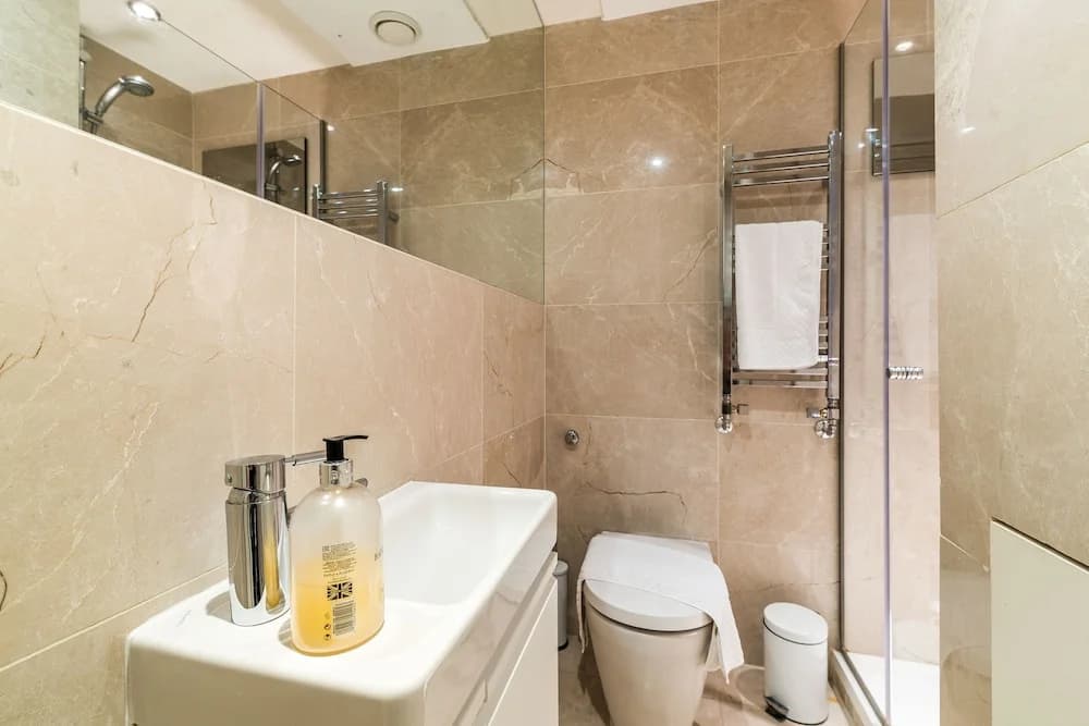 Bedfordbury - photo 8