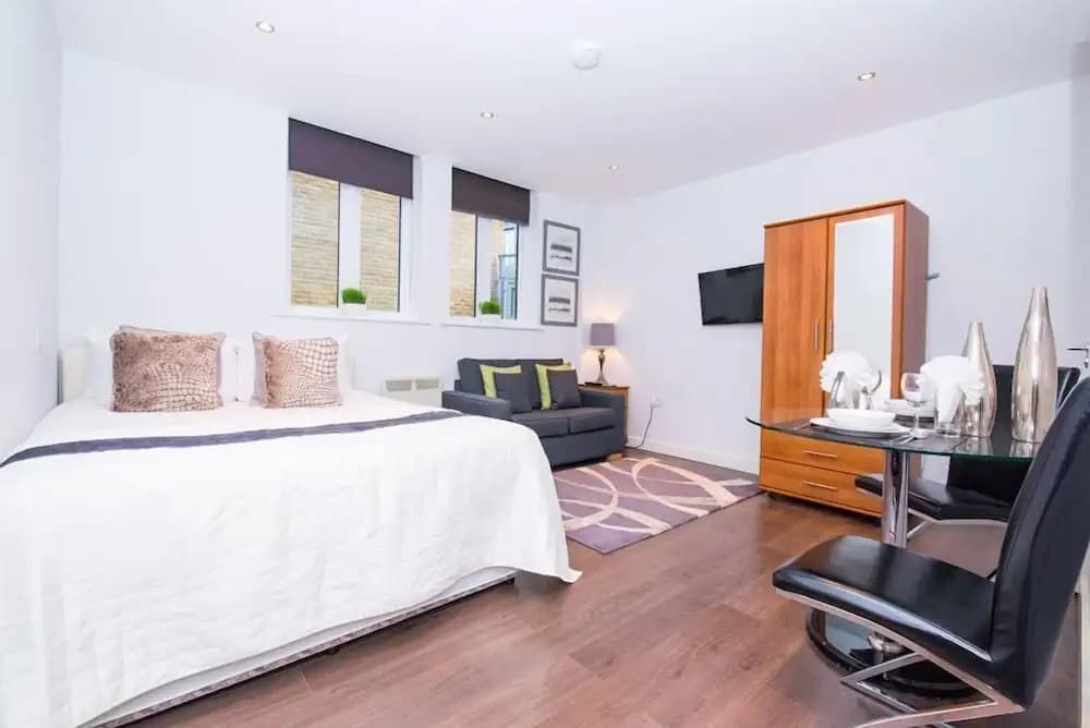 One Whites Row - photo 3