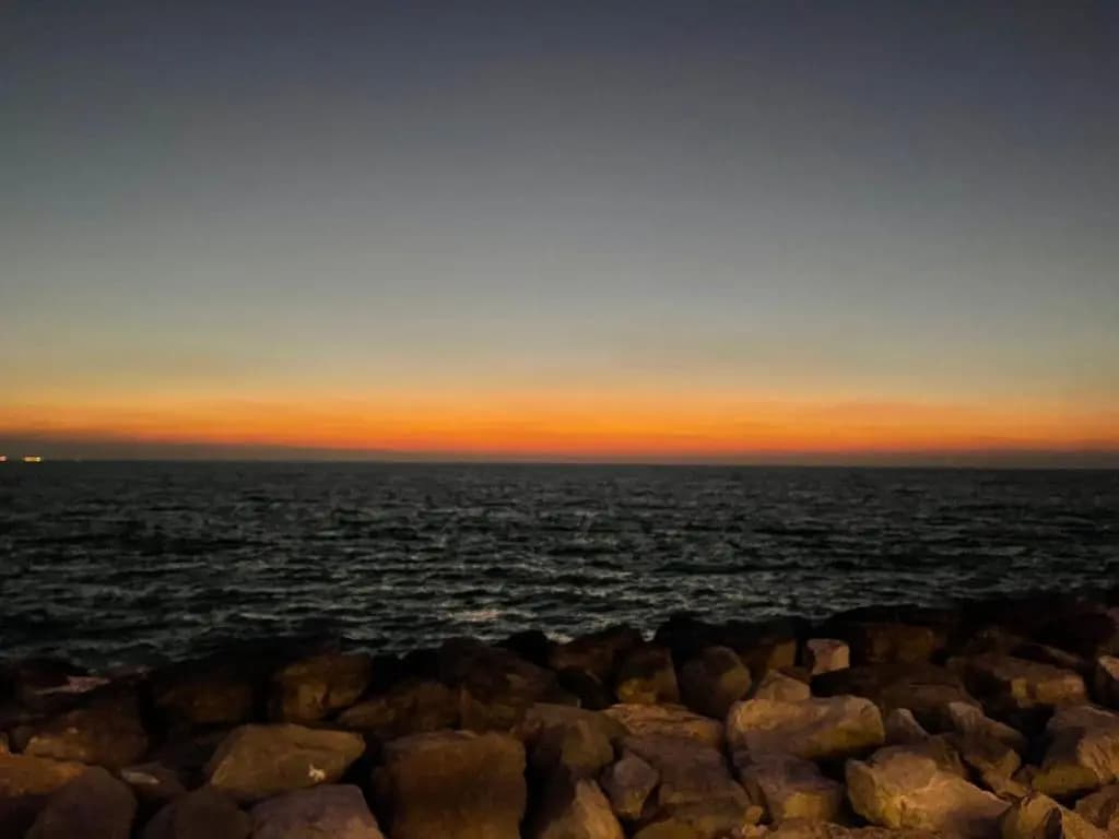 Touch the sea - photo 11