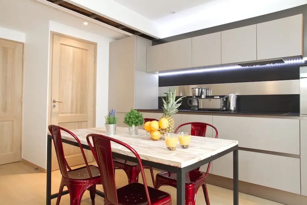 St. Germain des Pres Mabillon Apartment - photo 14
