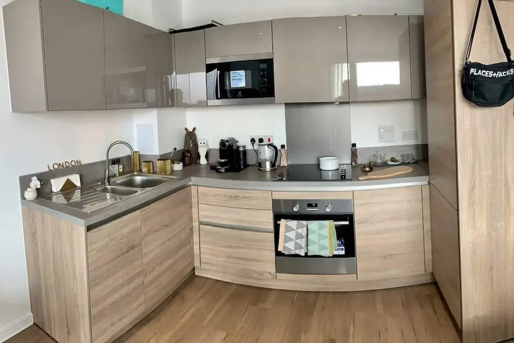 Stylish and Chic 1 Bedroom Apartment in Canning Town - photo 12