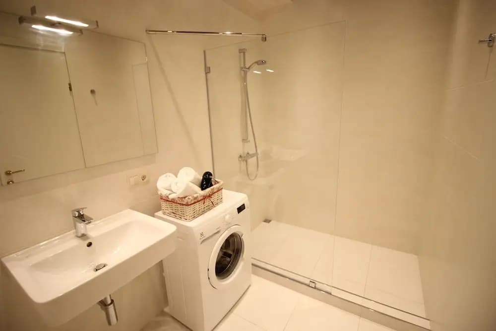 Superior Apartments - photo 7