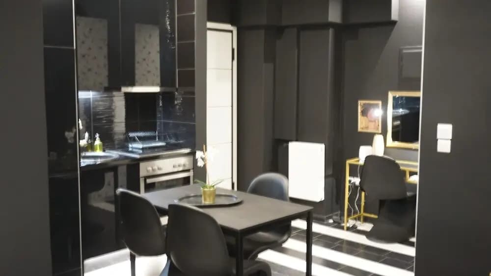 Exclusive Design Studio with Yard - photo 4