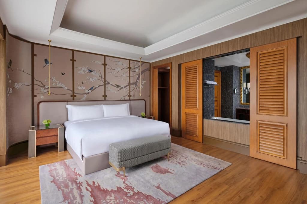 The Ritz-Carlton Jakarta, Mega Kuningan - photo 3