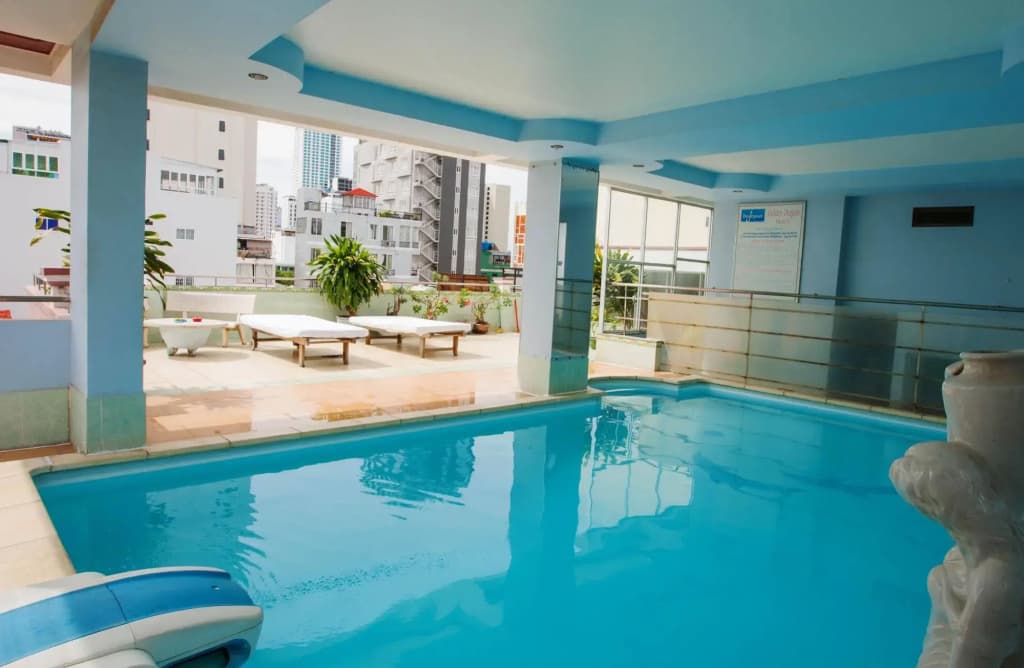 Golden Dragon Hotel - photo 11