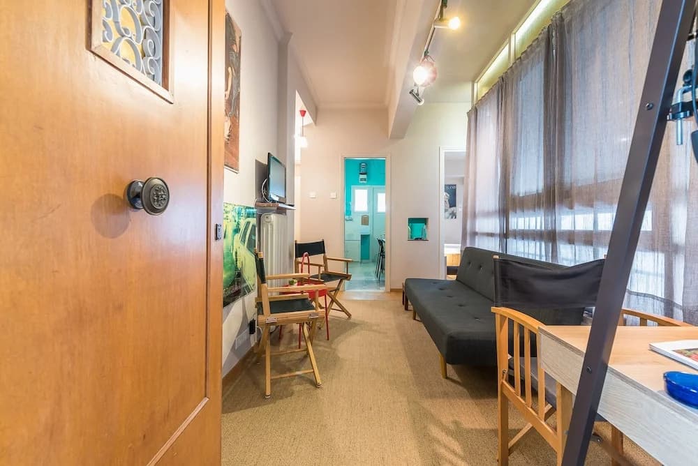 Bright 2 Bed Apartment by Cloudkeys - photo 11
