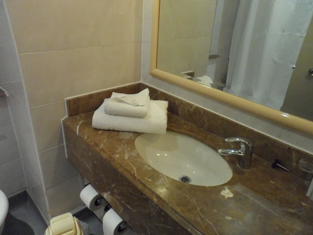 Britannia Hotel Edinburgh - photo 9