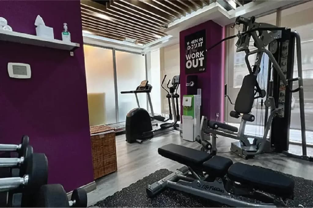 Premier Inn Doha Airport Hotel - photo 9