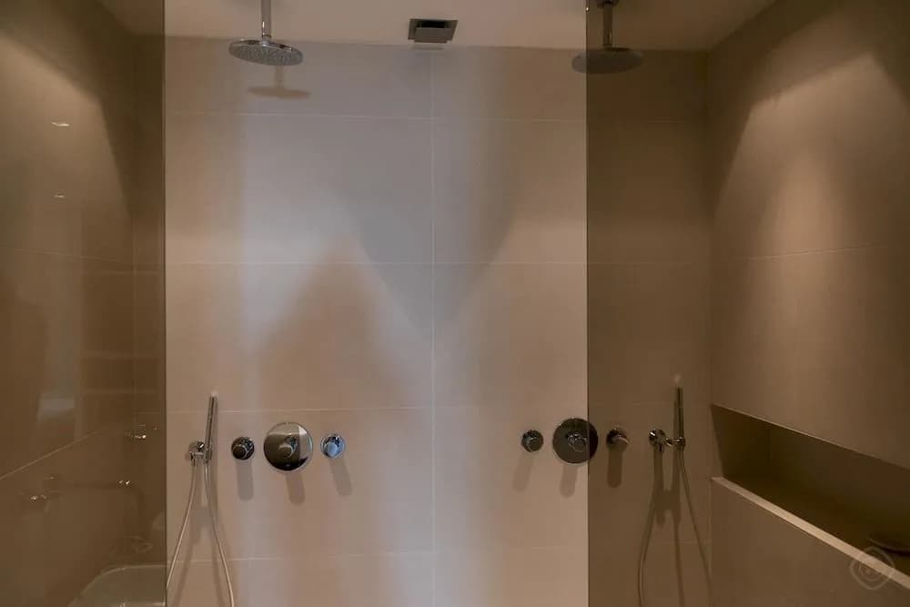 Lionel Apartments - photo 10