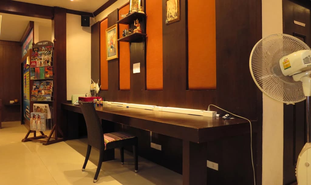 Queen Boutique Hotel - photo 11
