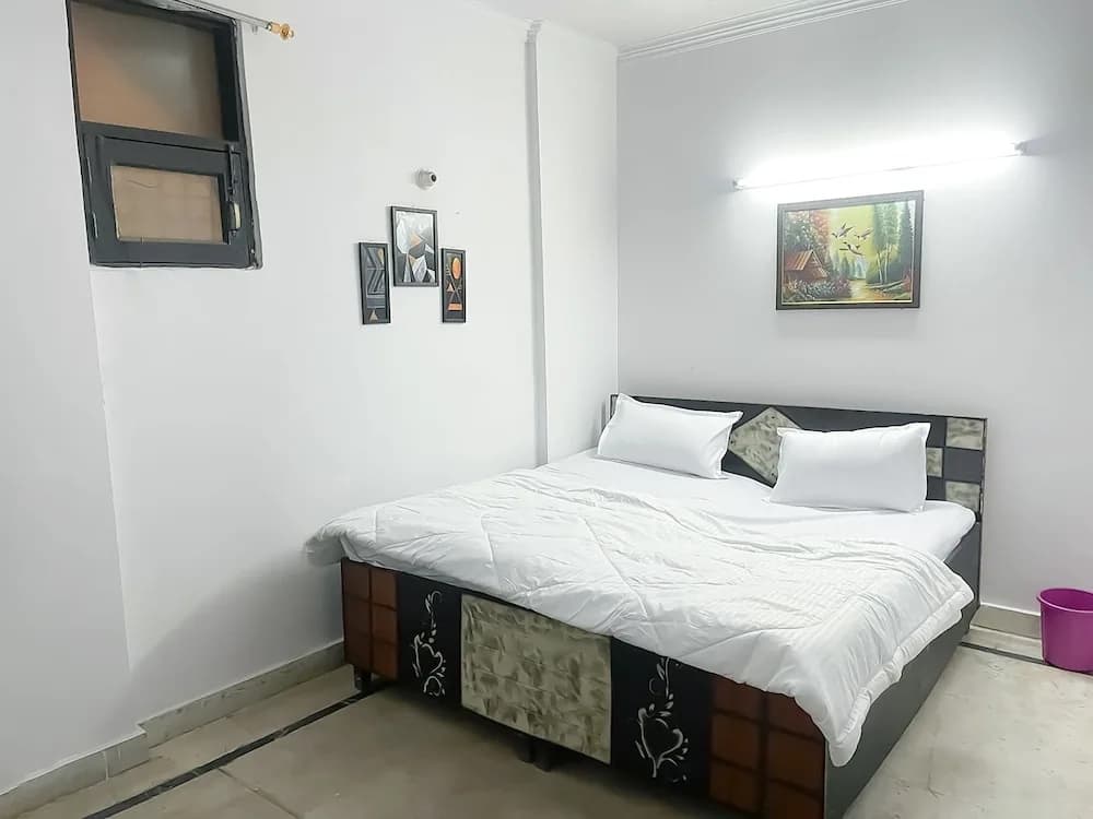 Roomshala 170 Hotel Aura - photo 6
