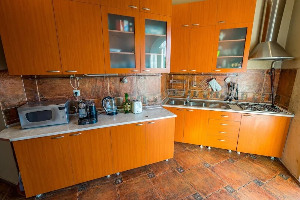 AV Barton Hill - photo 26