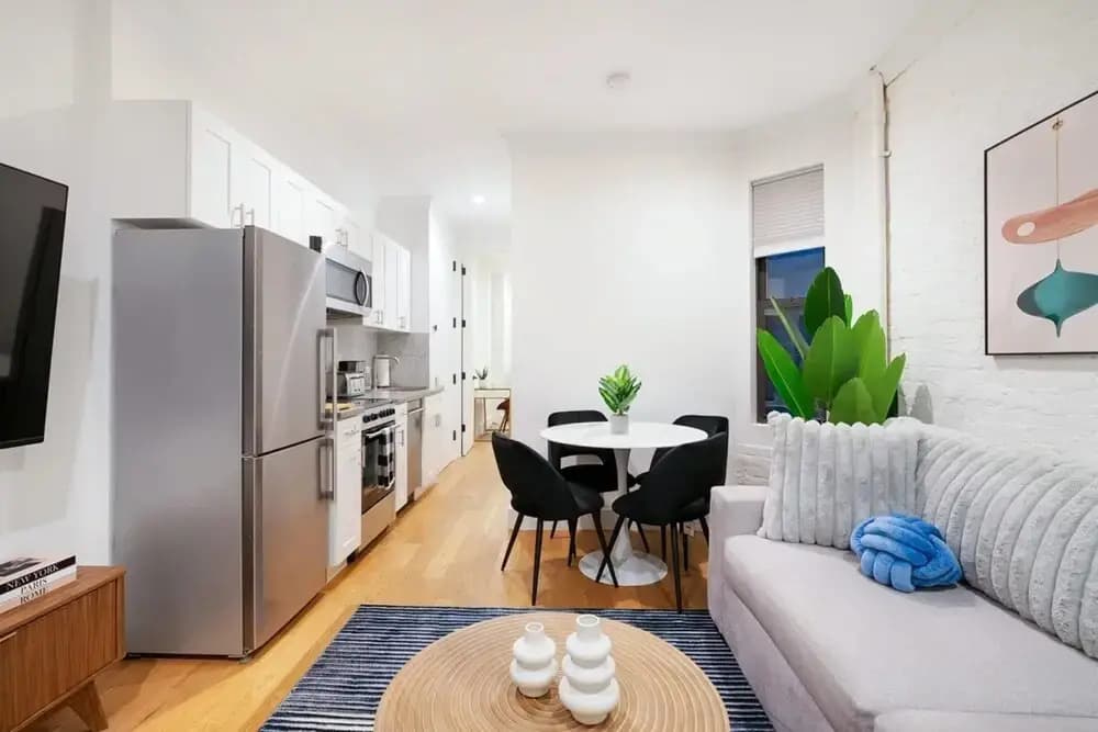 1290-7 New Renovated 2 Bedrooms in UES - photo 15