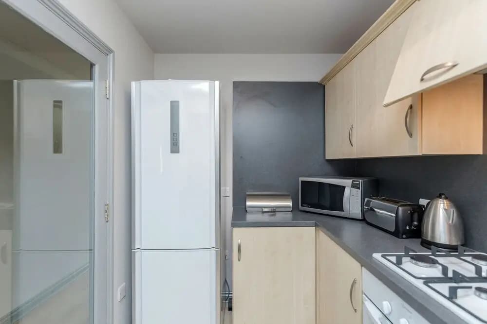 Hoxton 2 Bed Apartment by BaseToGo - photo 13