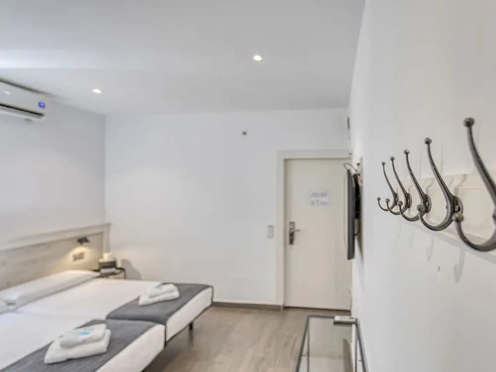 Hostal Bedmates - photo 5