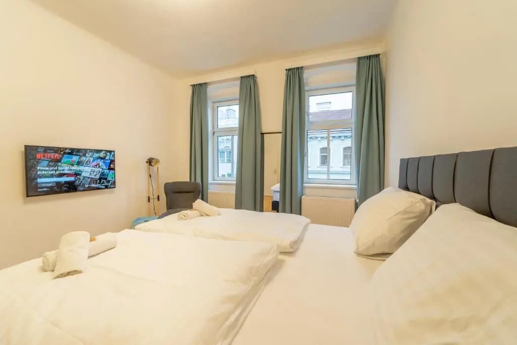 Generous Apartment next to the VIC/UNO - photo 6