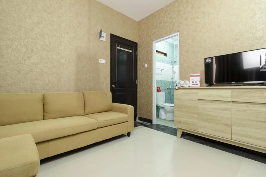 RedDoorz Plus @ Cipete Damai - photo 4