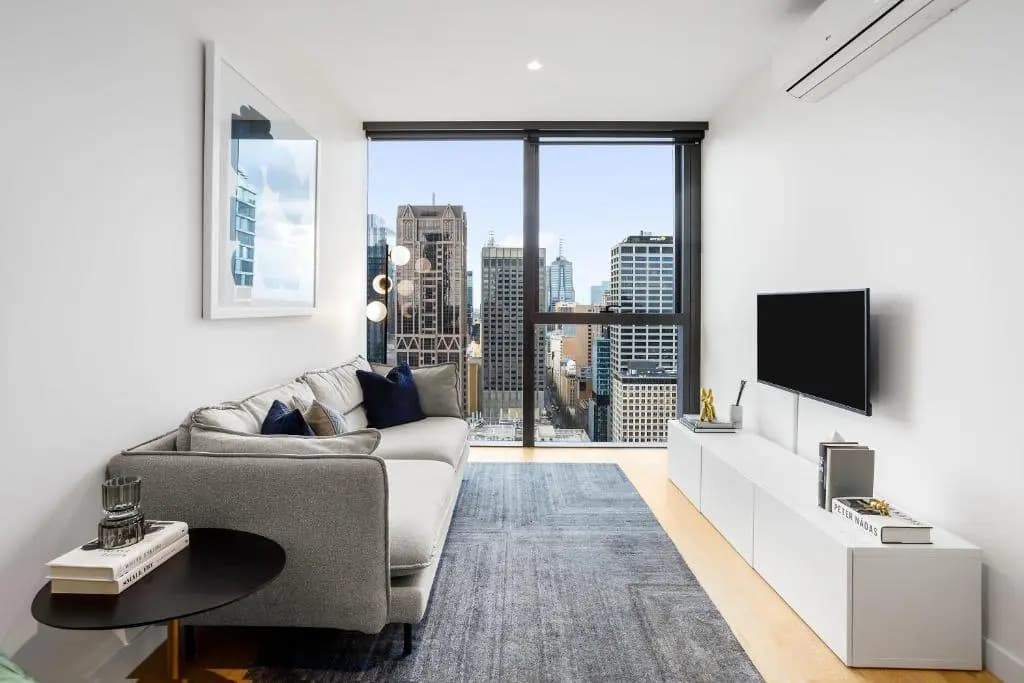Luxuria Apartments - Collins House - photo 3