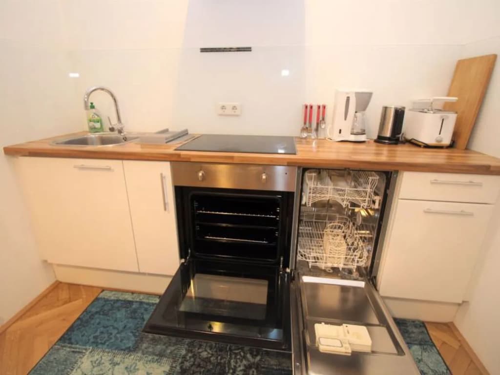 Apartment CityOase Vienna / 4. District - photo 15