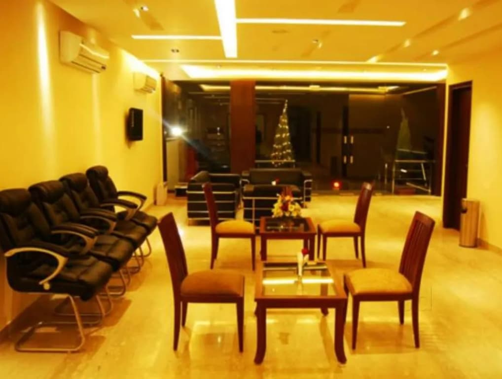 Hotel Shhaurya - photo 3